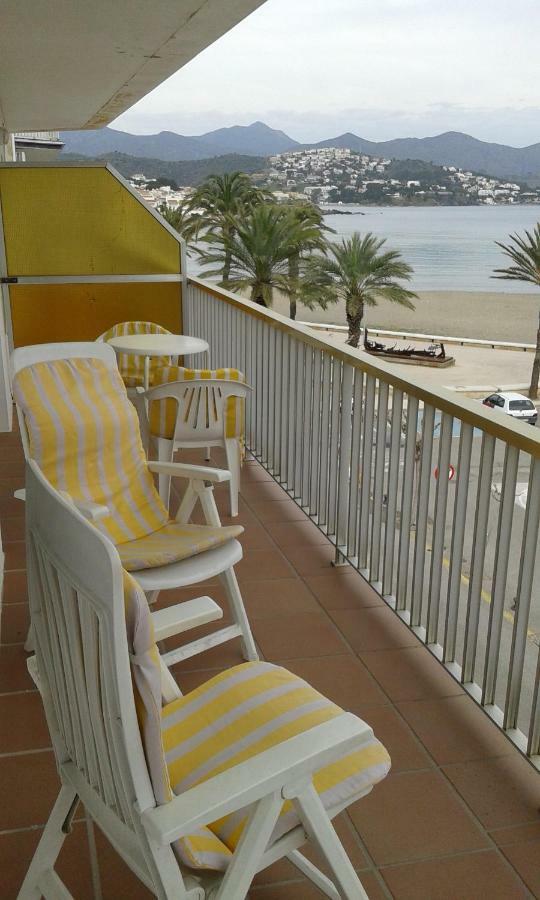 Apartamentos Mediterranean View Llança Buitenkant foto